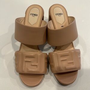 Fendi Sandals size 38